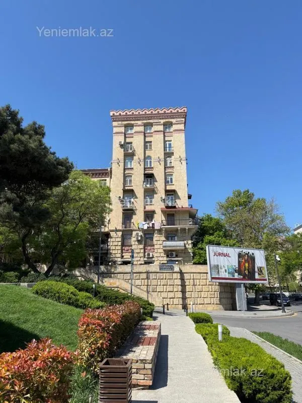 Satılır 2 otaqlı köhnə tikili 70 m²