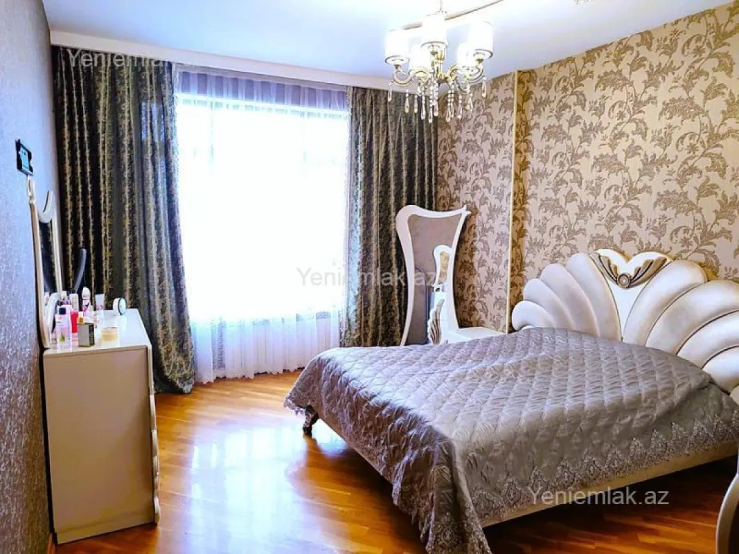 Satılır 3 otaqlı yeni tikili 125 m²