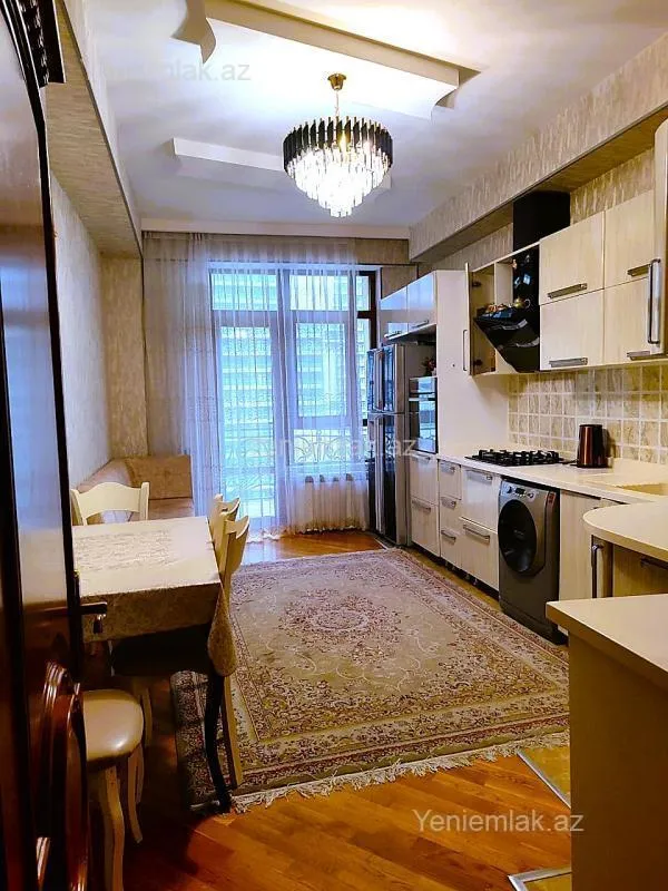 Satılır 3 otaqlı yeni tikili 125 m²