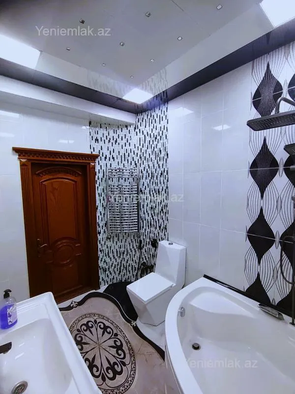 Satılır 3 otaqlı yeni tikili 125 m²