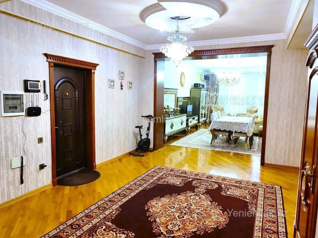 Satılır 3 otaqlı yeni tikili 125 m²