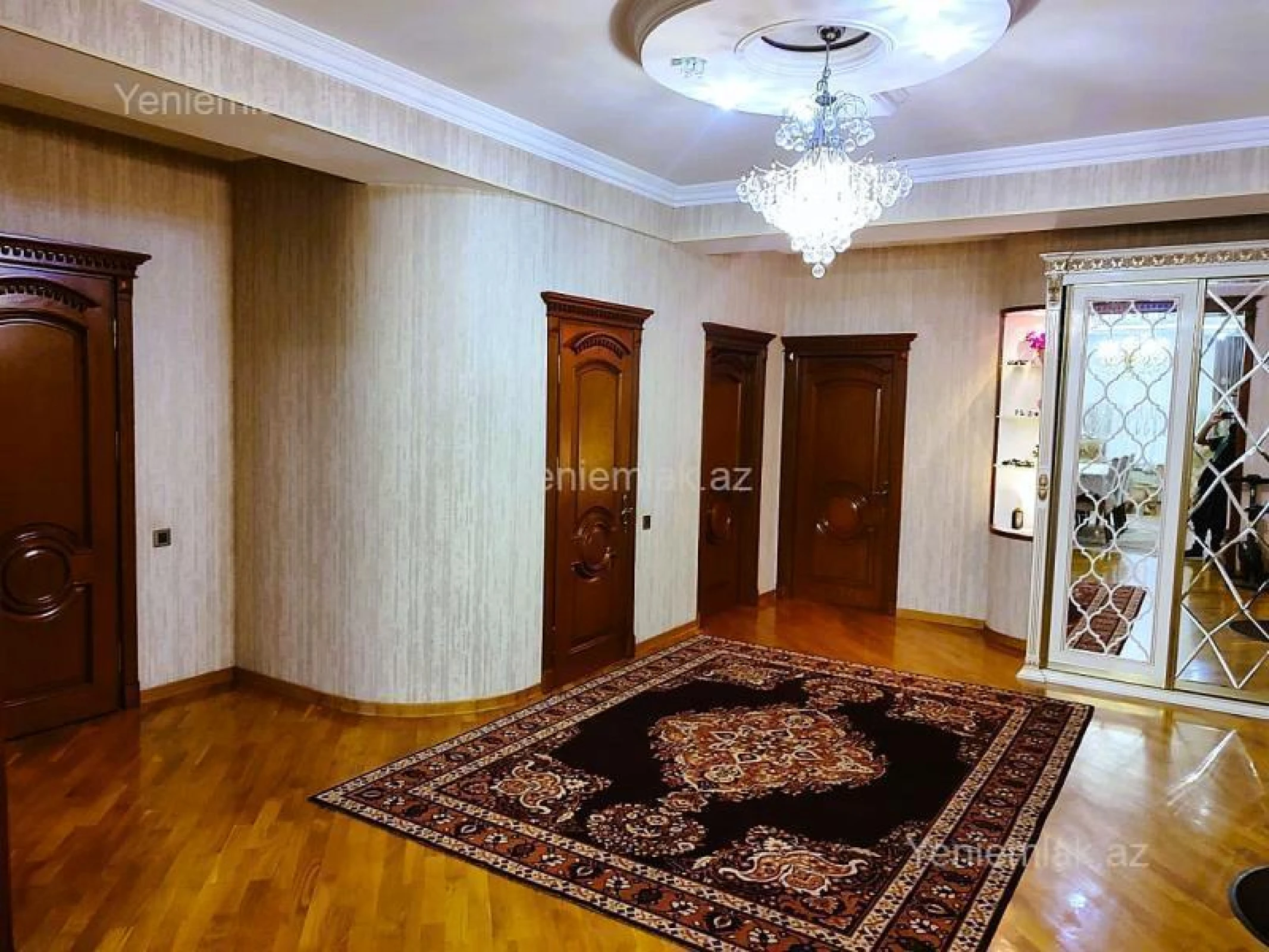 Satılır 3 otaqlı yeni tikili 125 m²