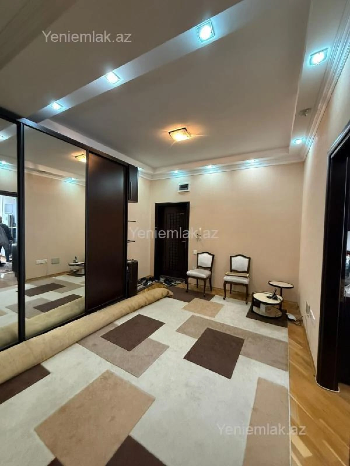 Satılır 3 otaqlı yeni tikili 125 m²