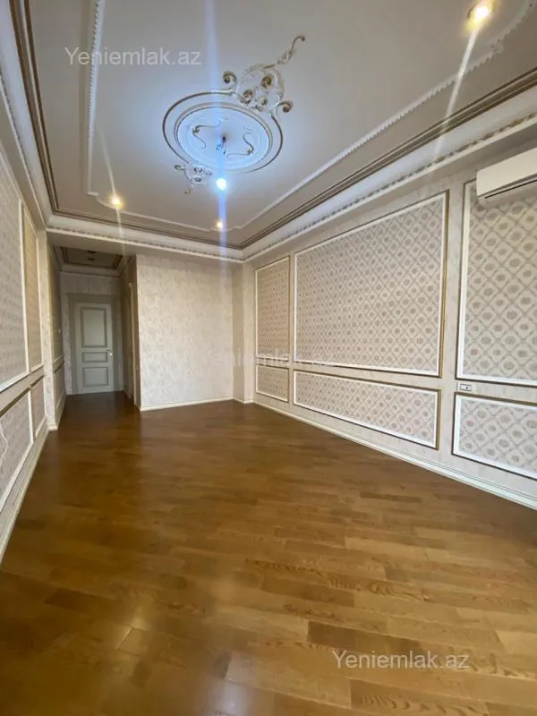 Satılır 4 otaqlı yeni tikili 240 m²