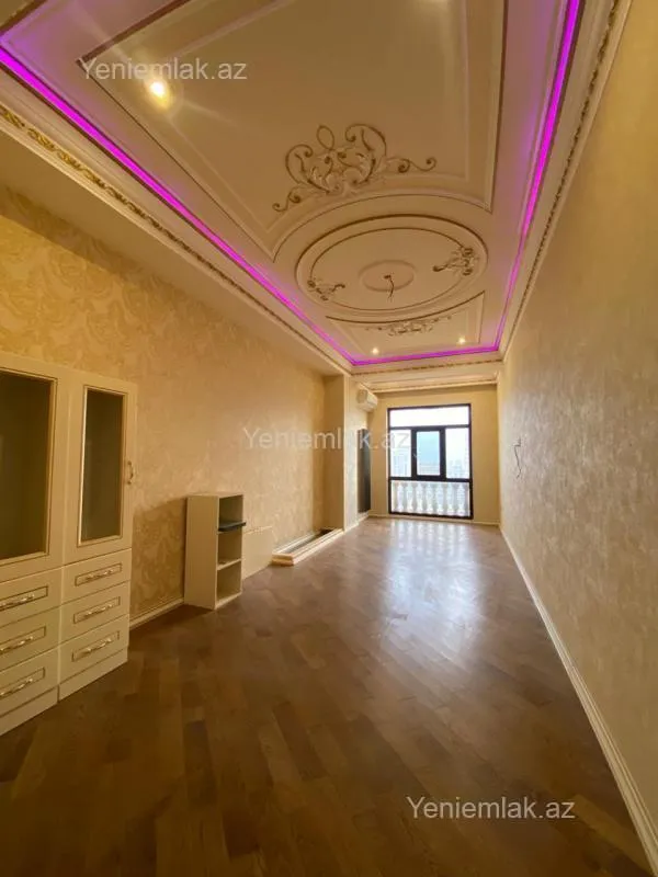 Satılır 4 otaqlı yeni tikili 240 m²