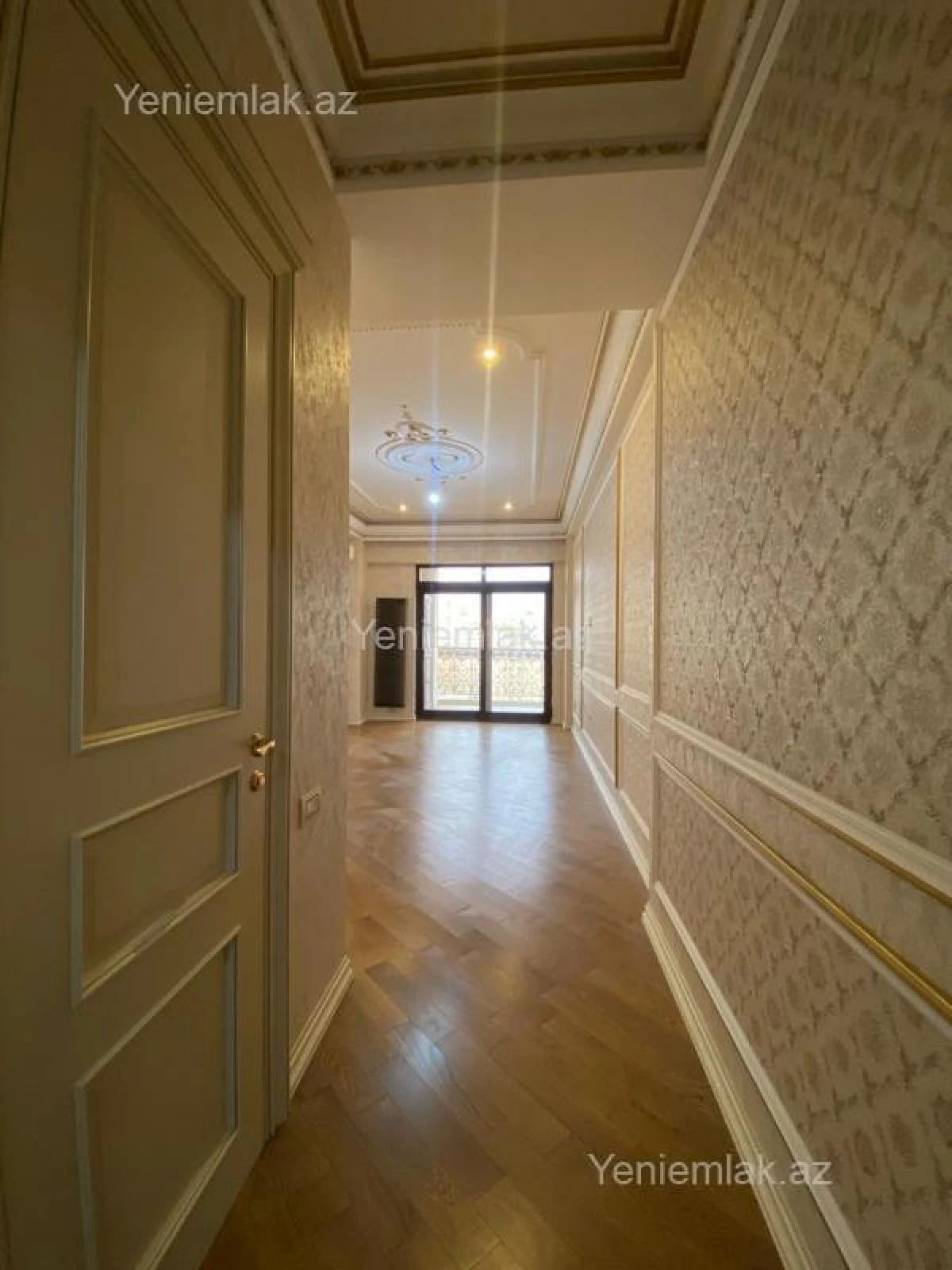Satılır 4 otaqlı yeni tikili 240 m²
