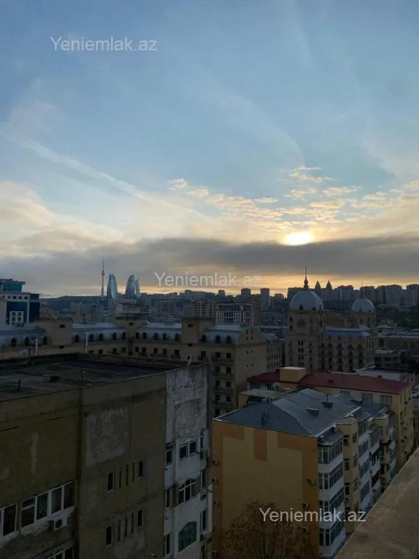 Satılır 4 otaqlı yeni tikili 240 m²