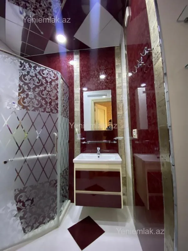 Satılır 4 otaqlı yeni tikili 240 m²