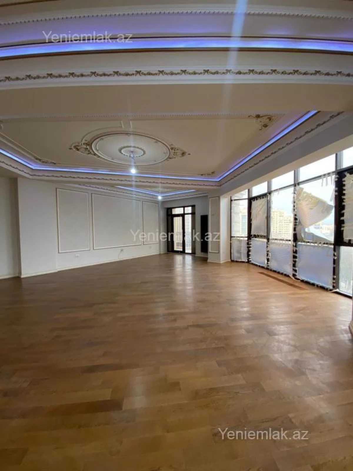 Satılır 4 otaqlı yeni tikili 240 m²