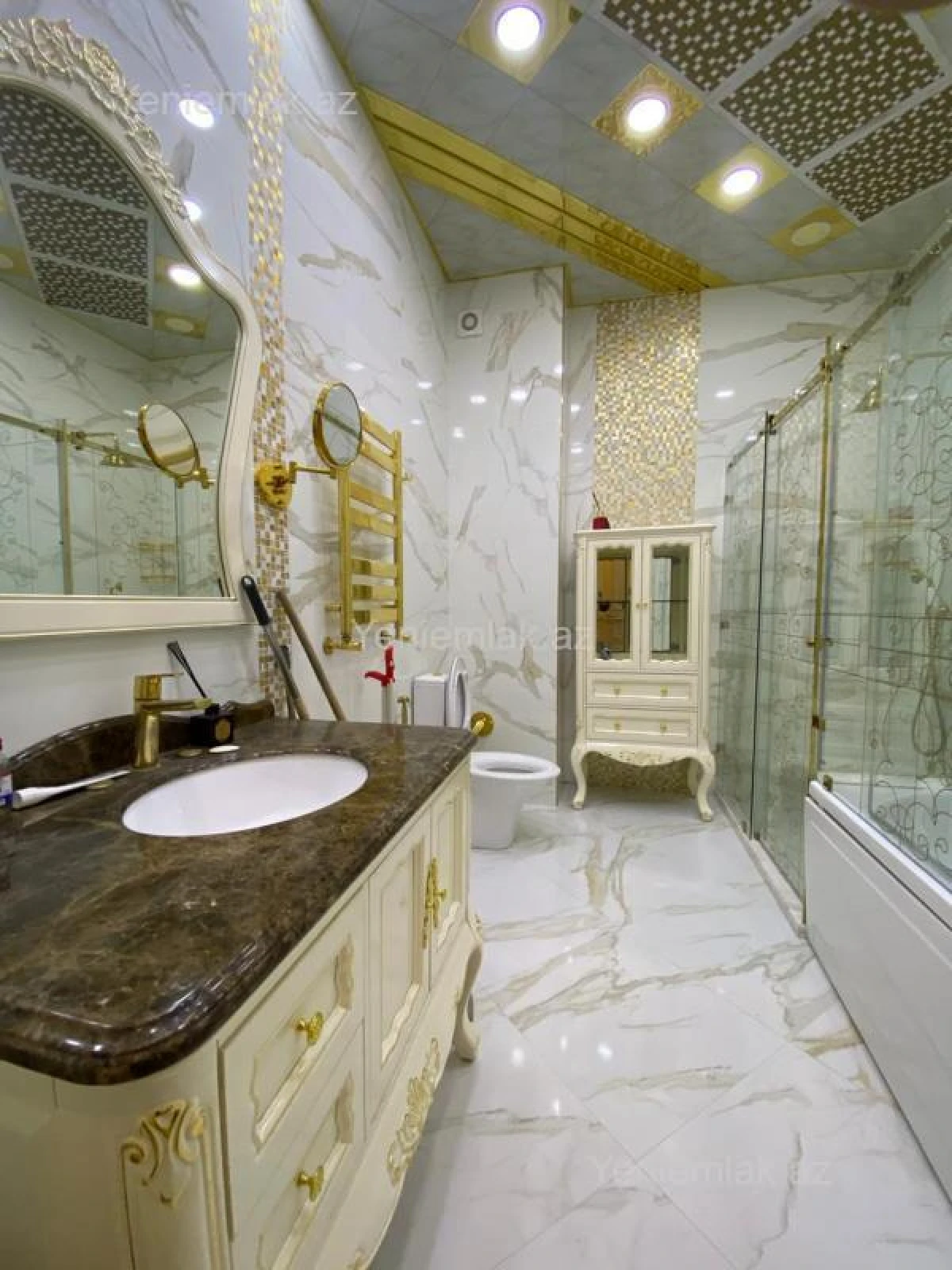 Satılır 4 otaqlı yeni tikili 240 m²