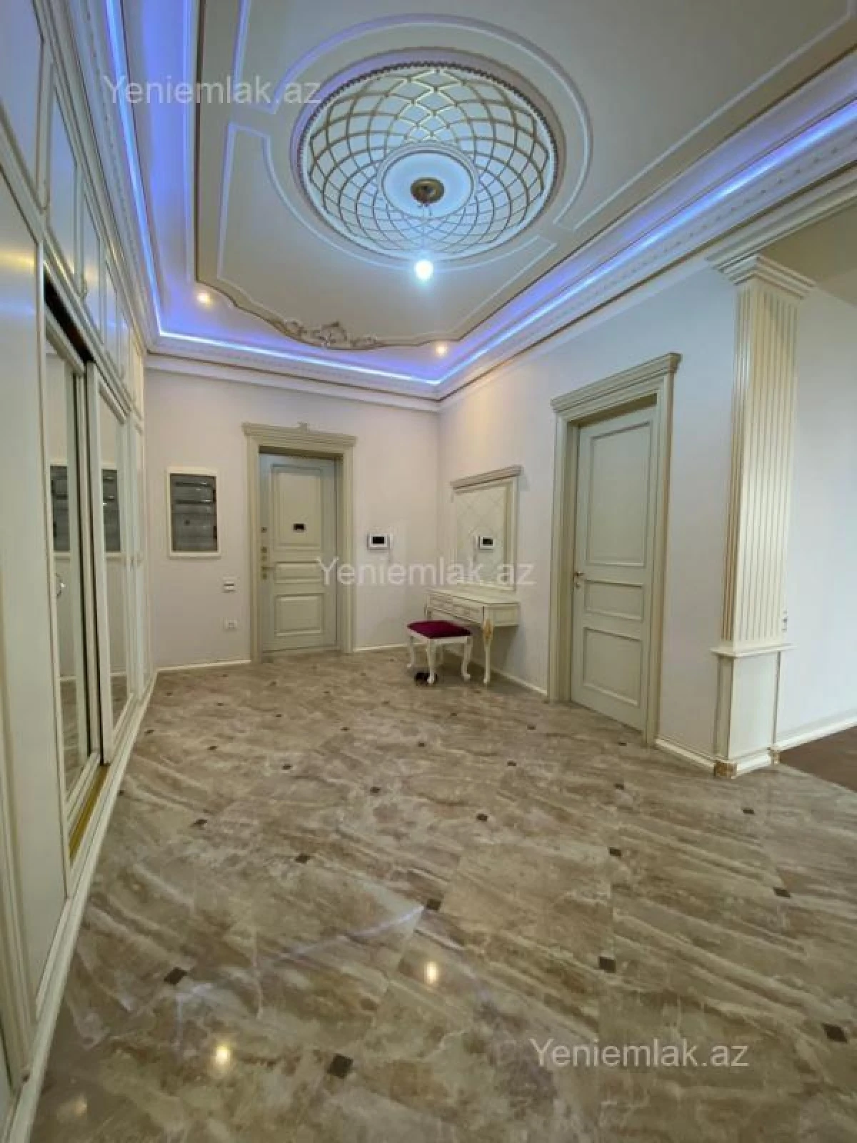 Satılır 4 otaqlı yeni tikili 240 m²