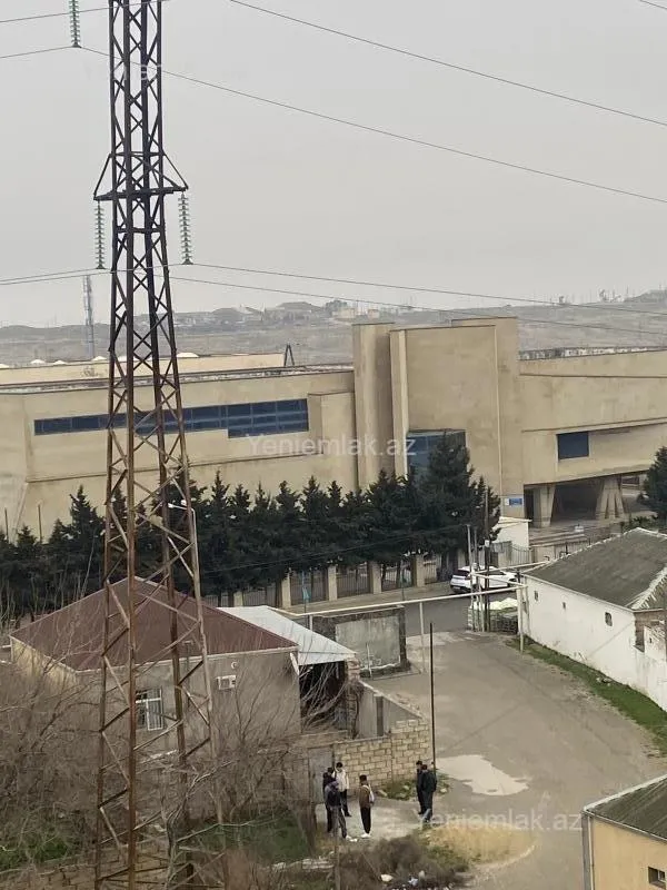 Satılır 3 otaqlı köhnə tikili 80 m²