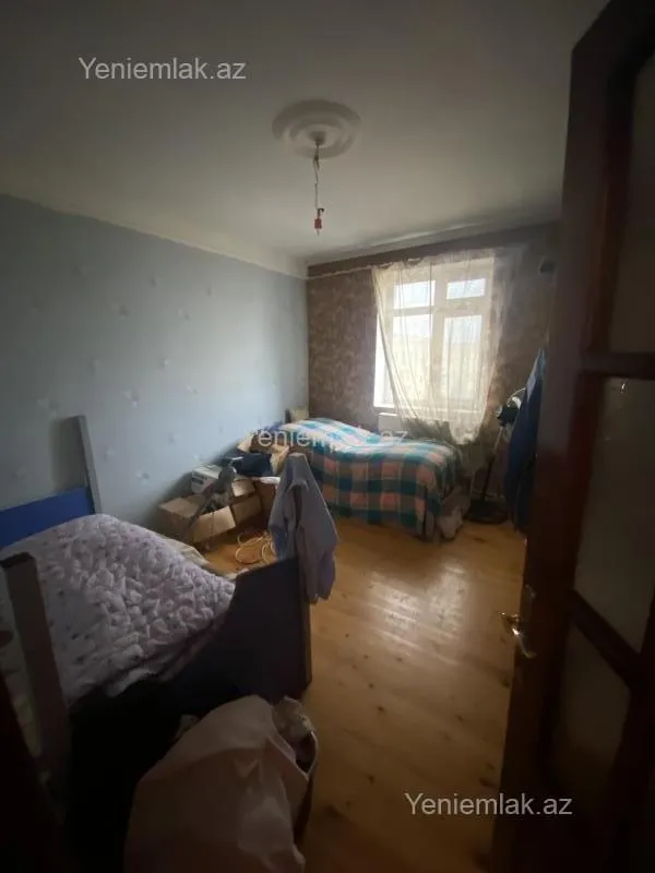 Satılır 3 otaqlı köhnə tikili 80 m²