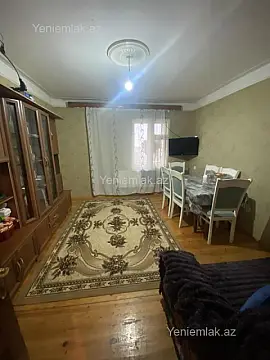 Satılır 3 otaqlı köhnə tikili 80 m²