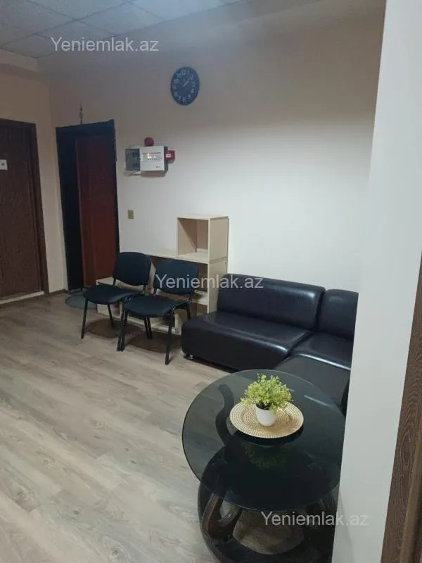 Satılır 5 otaqlı ofis 230 m²