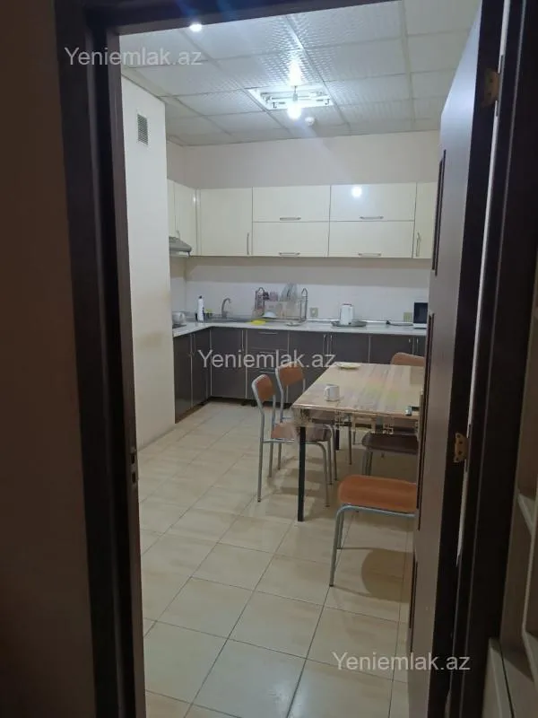 Satılır 5 otaqlı ofis 230 m²