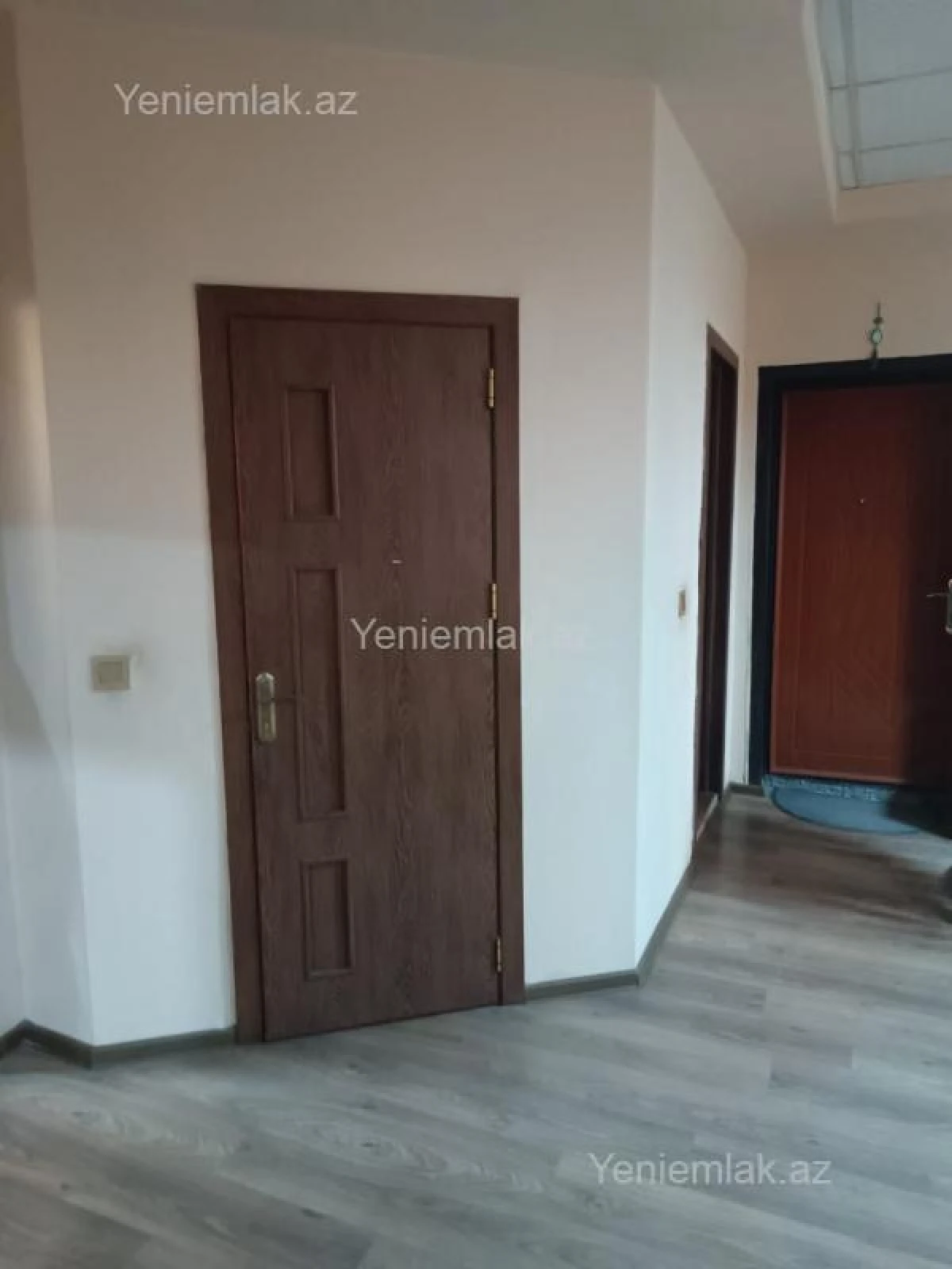Satılır 5 otaqlı ofis 230 m²