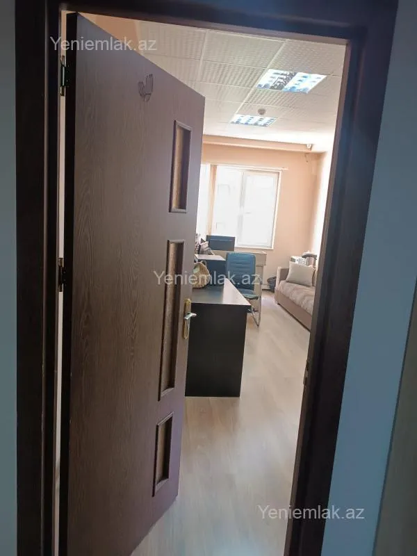 Satılır 5 otaqlı ofis 230 m²