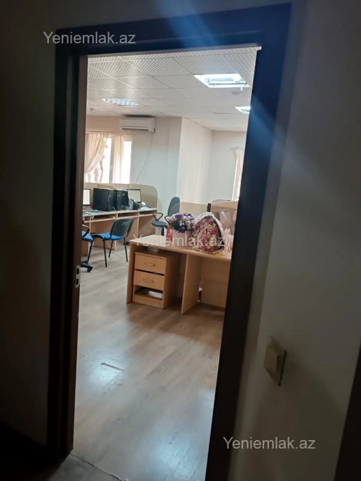 Satılır 5 otaqlı ofis 230 m²
