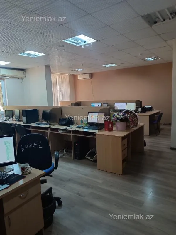 Satılır 5 otaqlı ofis 230 m²