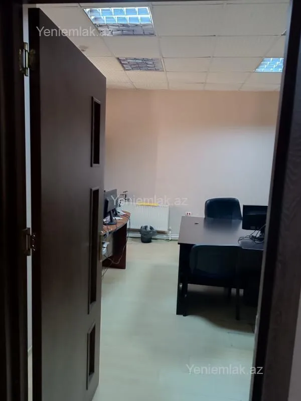 Satılır 5 otaqlı ofis 230 m²