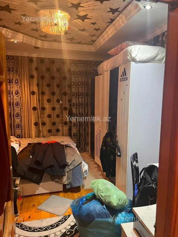 Satılır 2 otaqlı köhnə tikili 90 m²