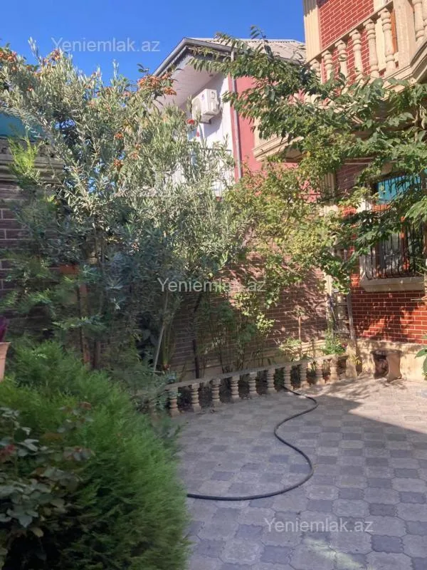 Satılır 5 otaqlı həyət evi 120 m²