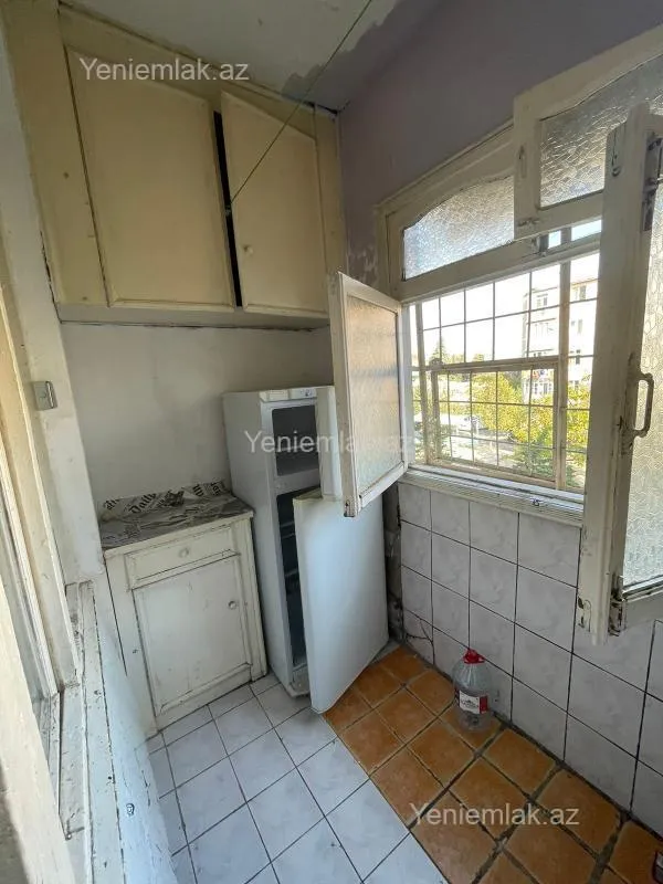 Satılır 2 otaqlı köhnə tikili 40 m²