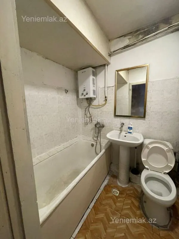 Satılır 2 otaqlı köhnə tikili 40 m²