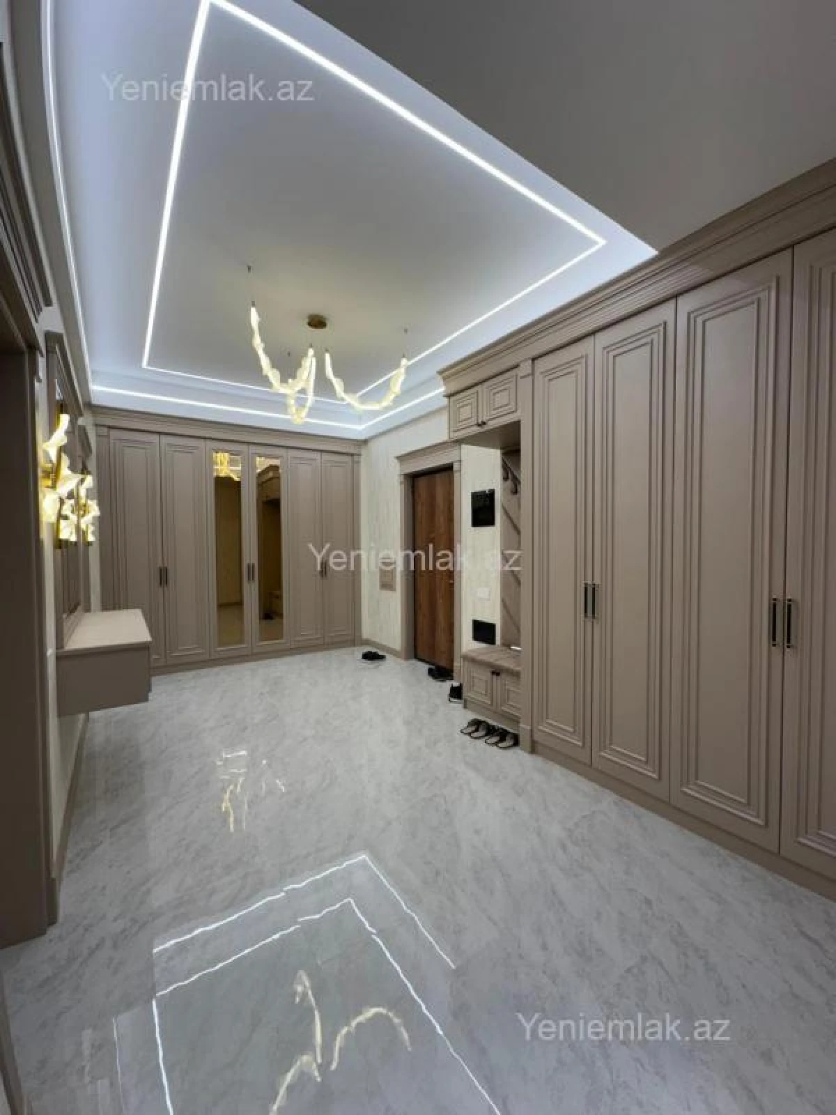 Satılır 4 otaqlı yeni tikili 195 m²