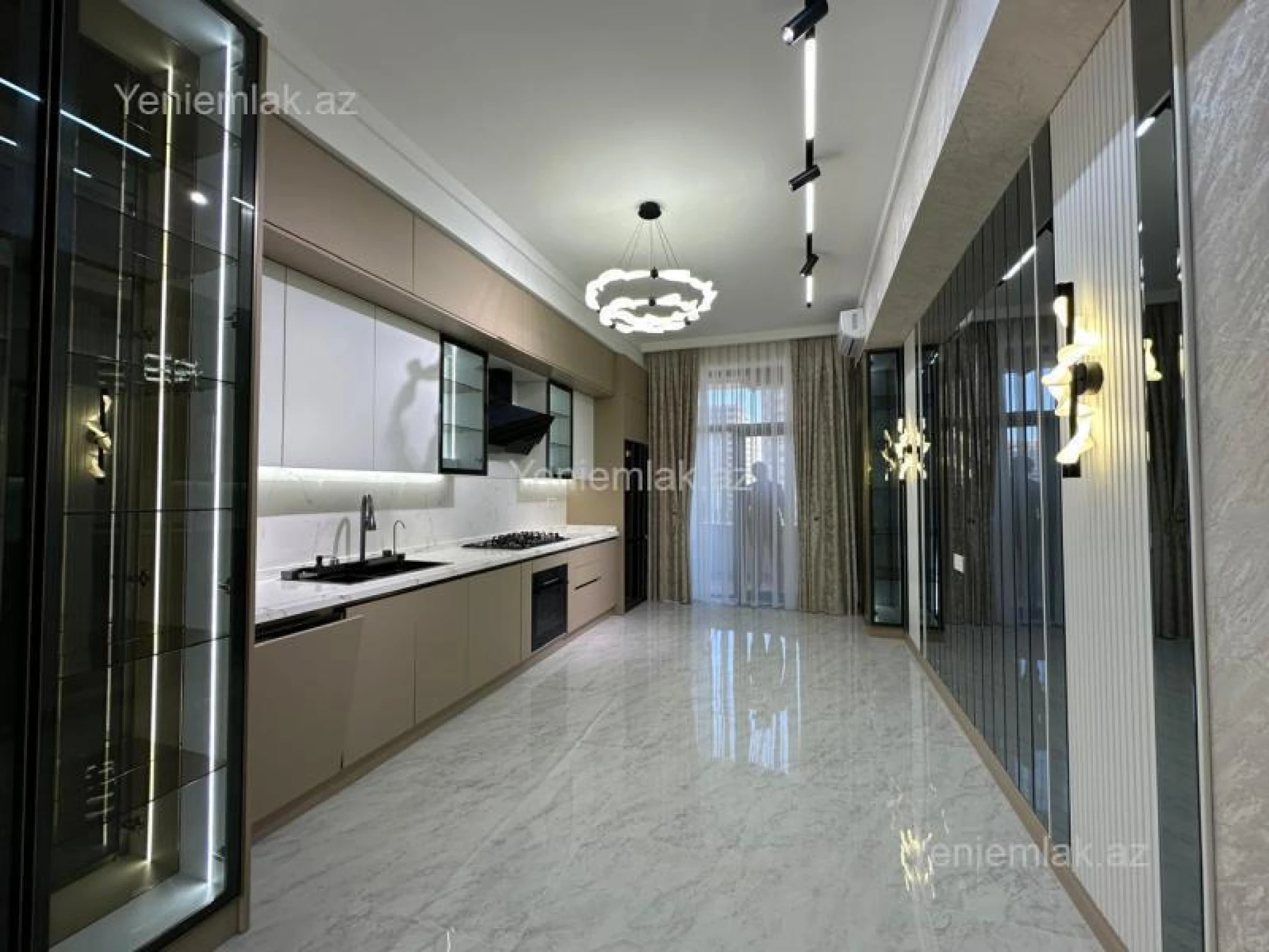 Satılır 4 otaqlı yeni tikili 195 m²