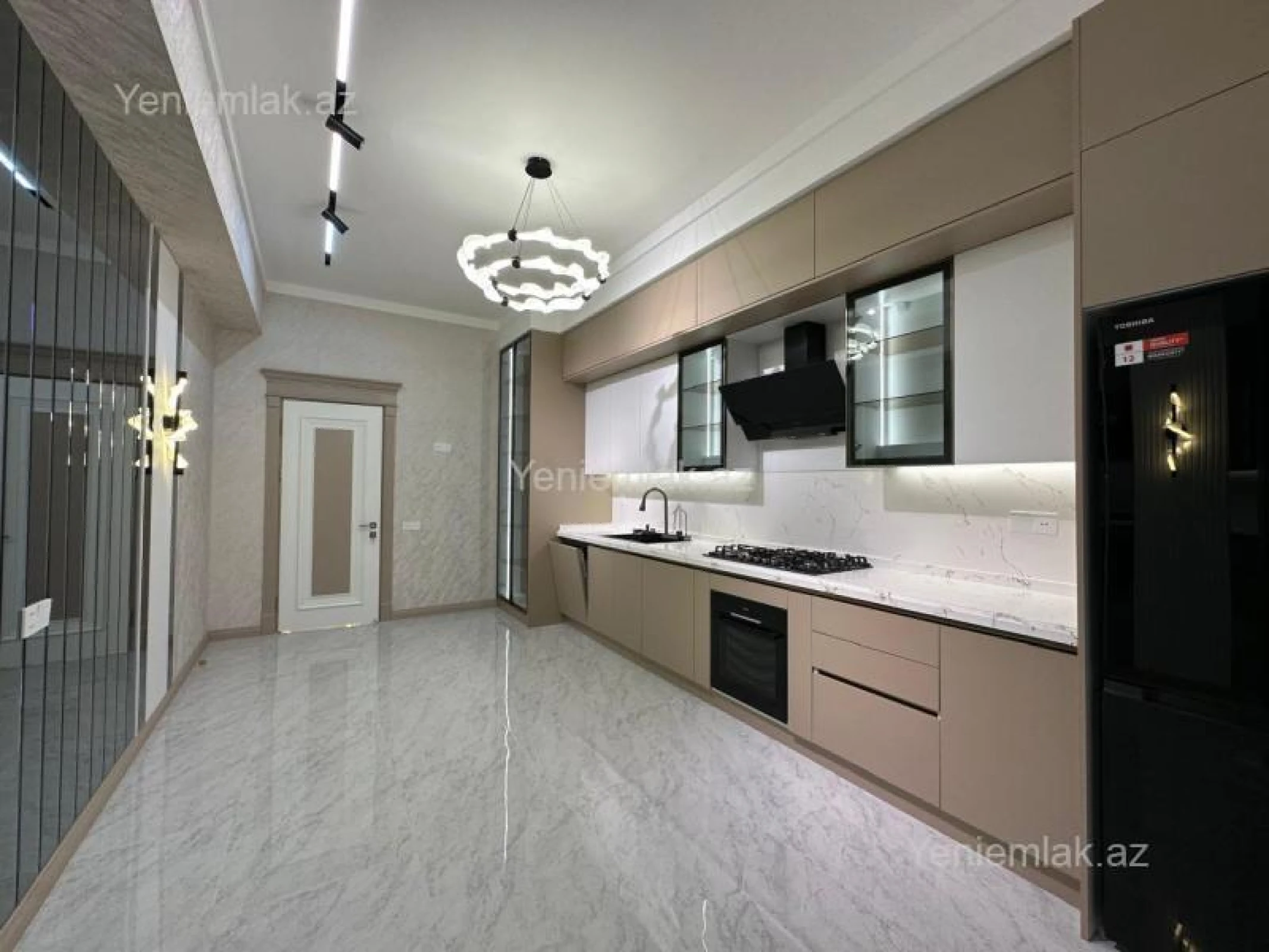 Satılır 4 otaqlı yeni tikili 195 m²