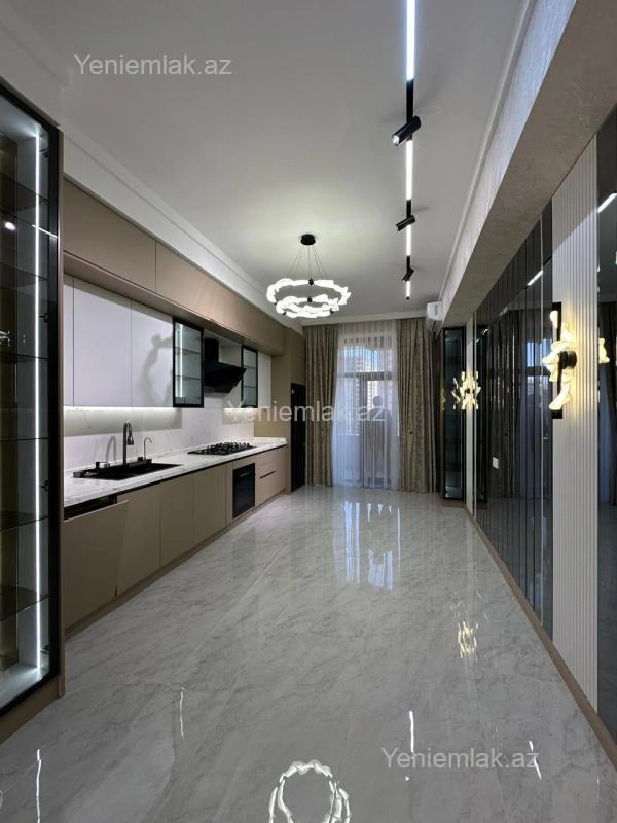 Satılır 4 otaqlı yeni tikili 195 m²