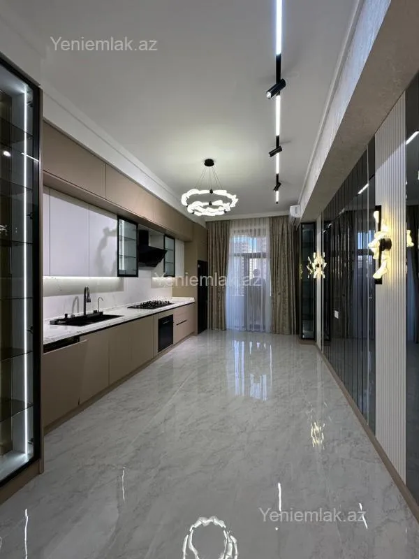 Satılır 4 otaqlı yeni tikili 195 m²