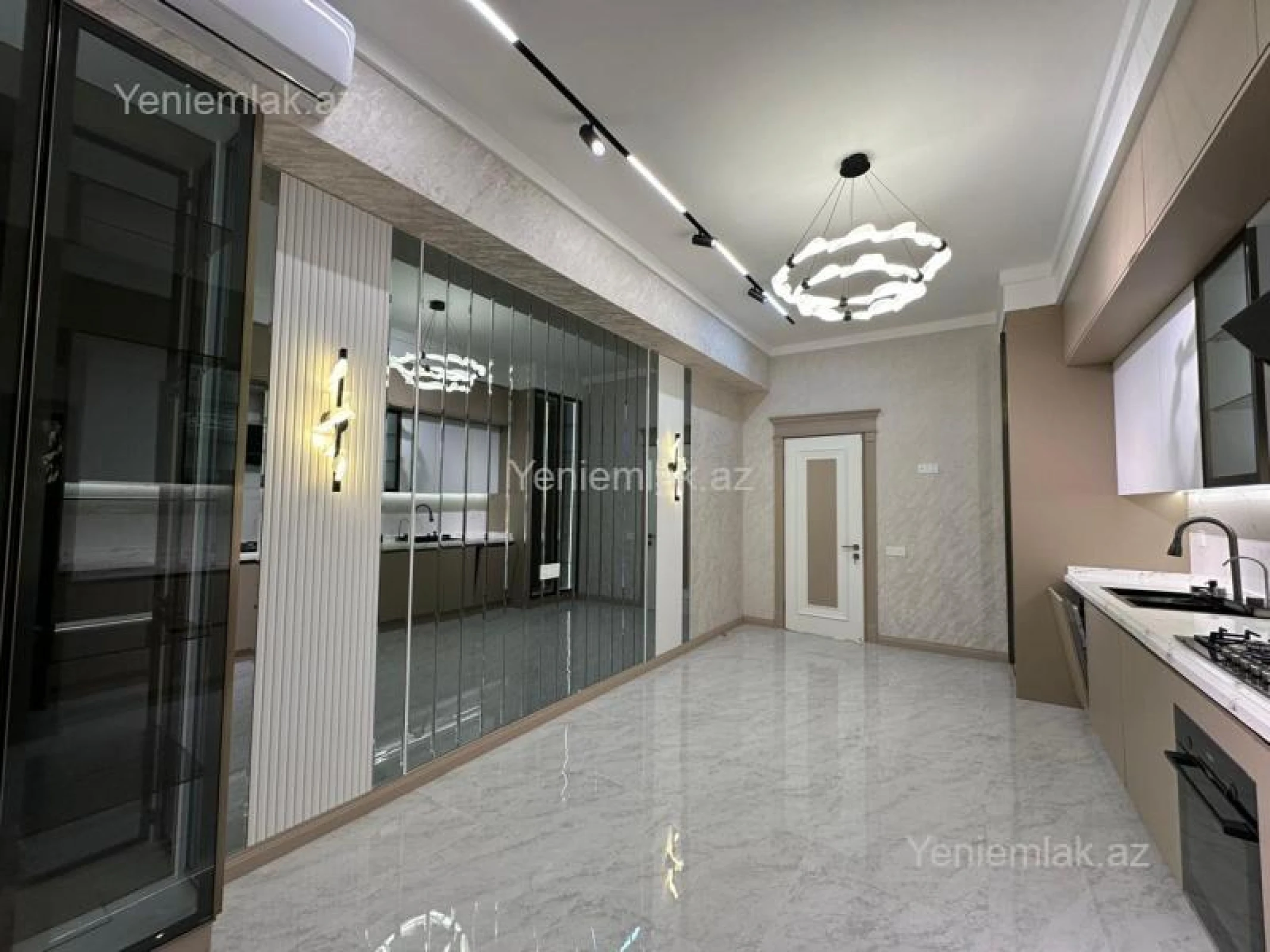 Satılır 4 otaqlı yeni tikili 195 m²