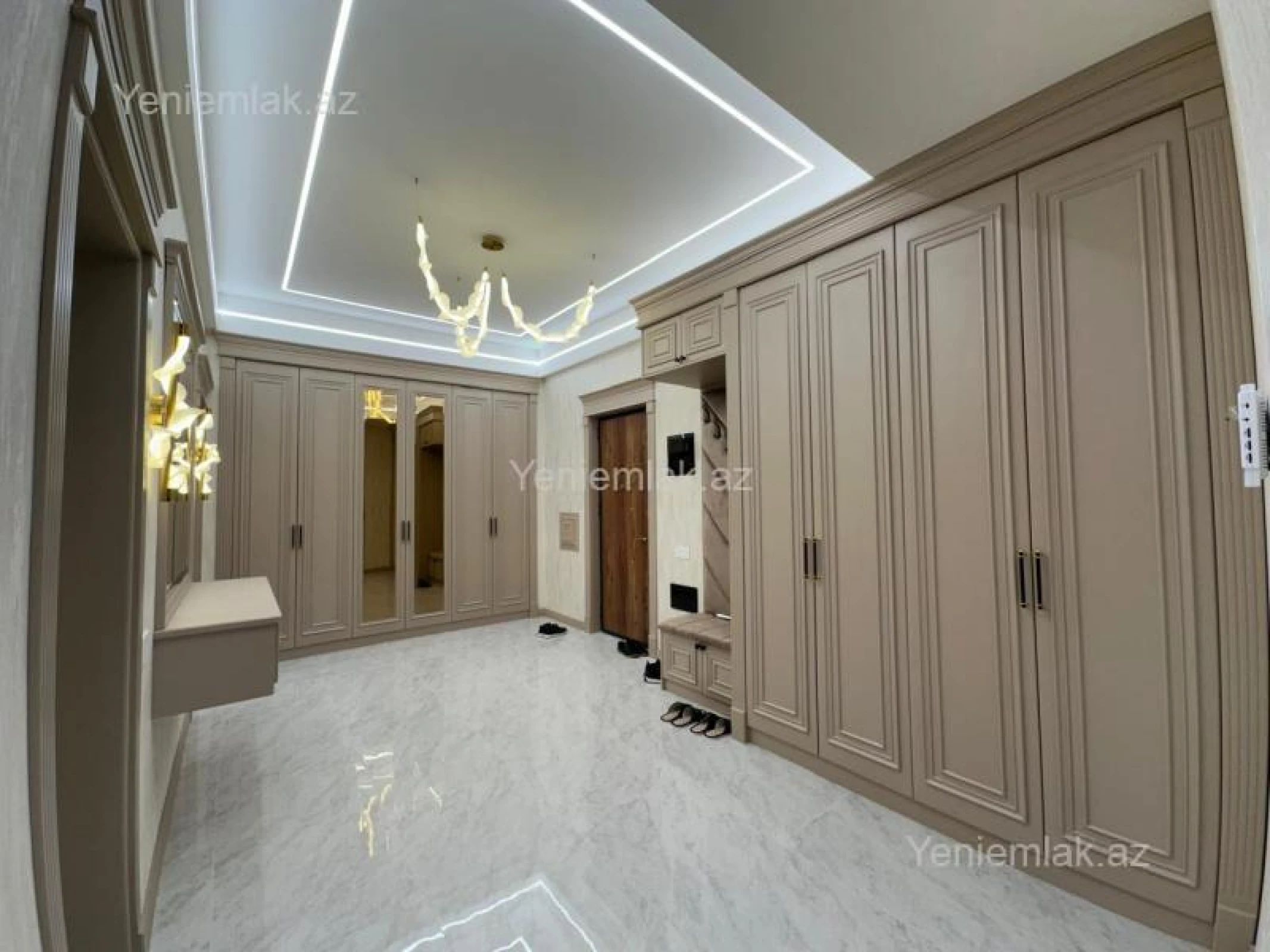 Satılır 4 otaqlı yeni tikili 195 m²