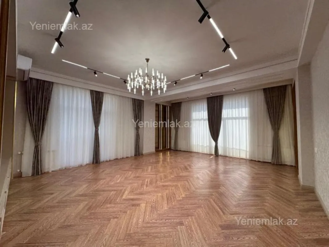 Satılır 4 otaqlı yeni tikili 195 m²