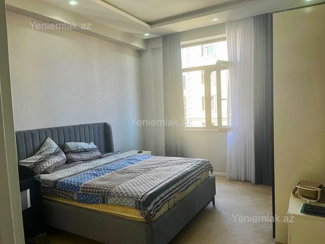 Satılır 3 otaqlı yeni tikili 120 m²