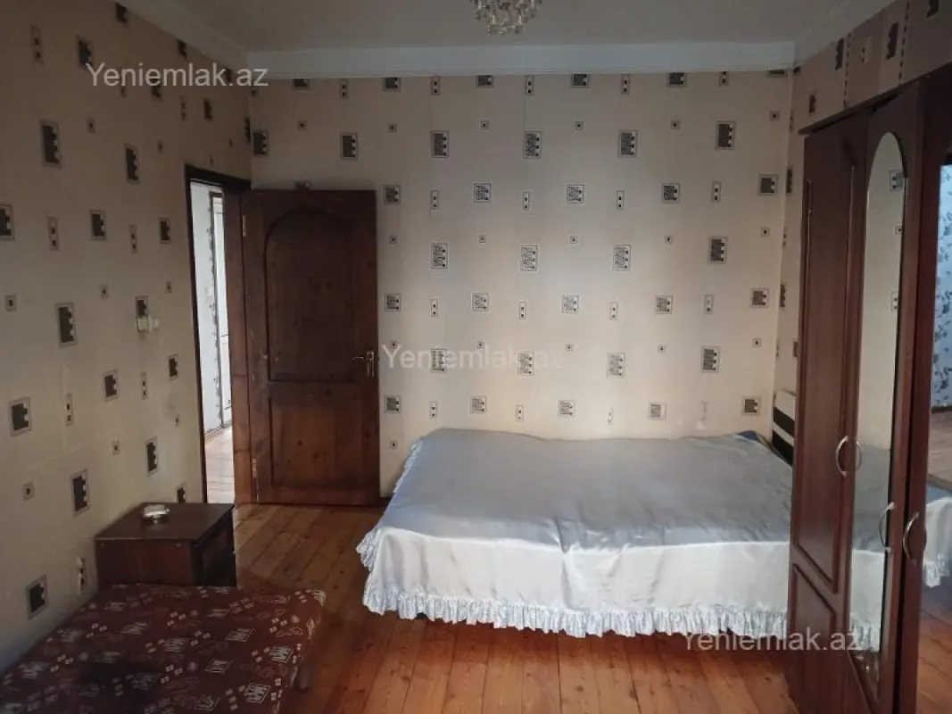 Satılır 3 otaqlı köhnə tikili 80 m²