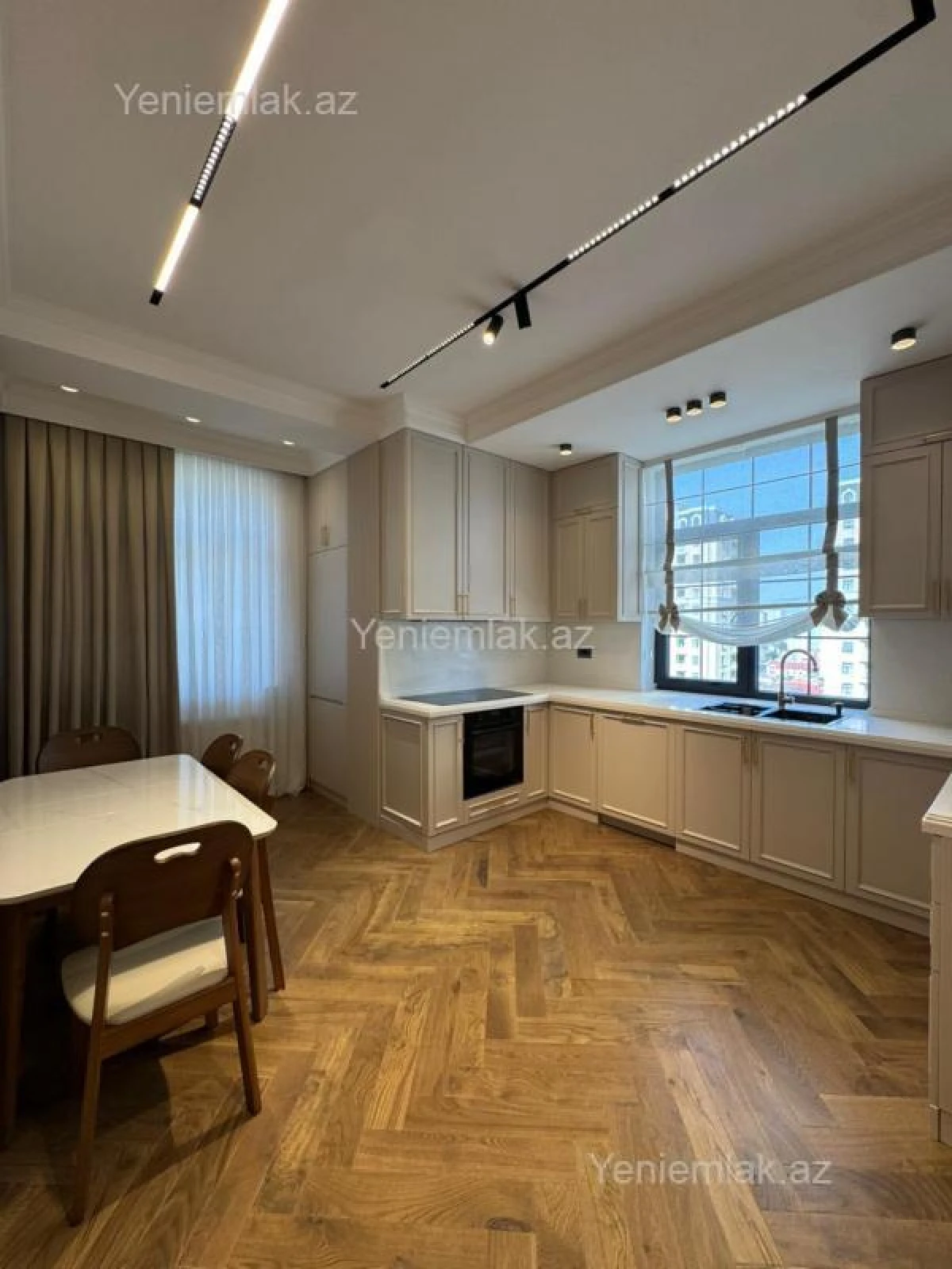 Satılır 4 otaqlı yeni tikili 165 m²