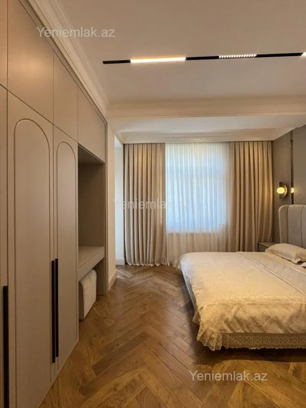 Satılır 4 otaqlı yeni tikili 165 m²