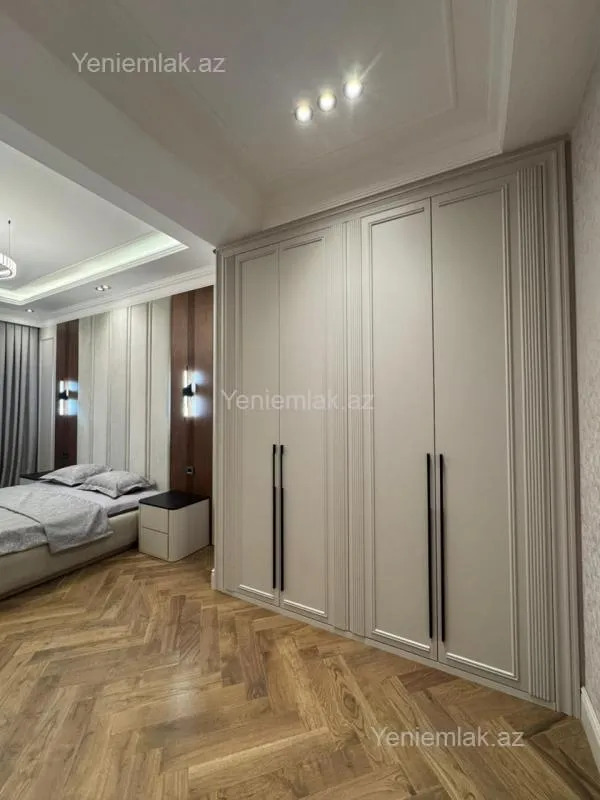 Satılır 4 otaqlı yeni tikili 165 m²