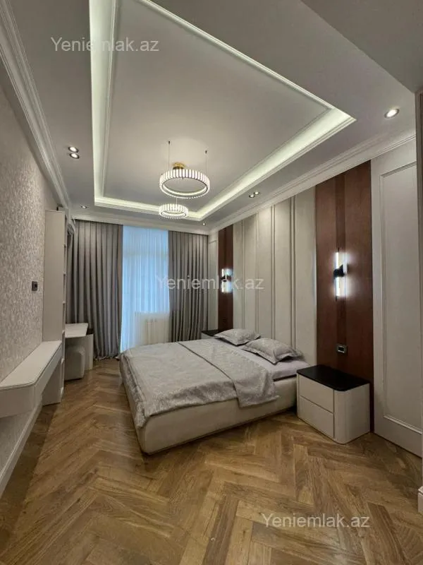 Satılır 4 otaqlı yeni tikili 165 m²