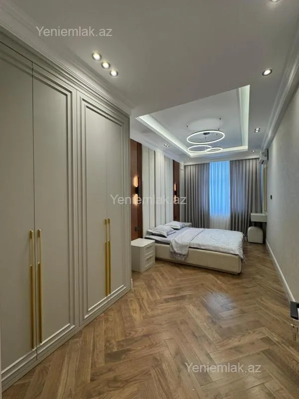 Satılır 4 otaqlı yeni tikili 165 m²