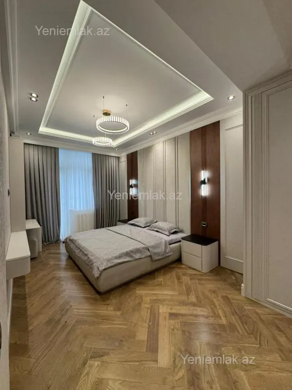 Satılır 4 otaqlı yeni tikili 165 m²