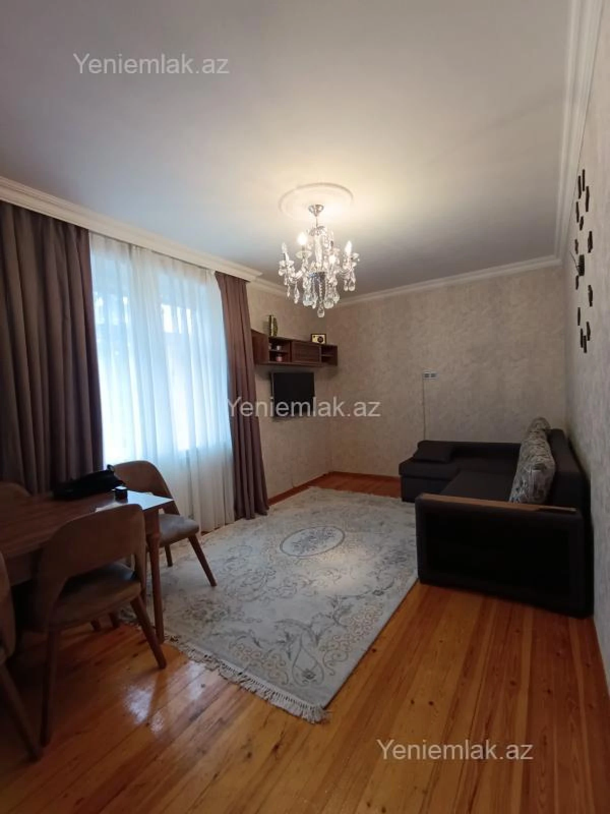 Satılır 2 otaqlı köhnə tikili 65 m²