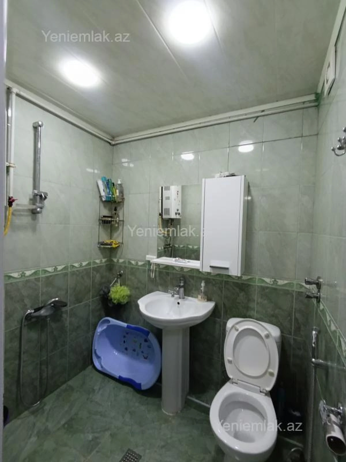 Satılır 2 otaqlı köhnə tikili 65 m²