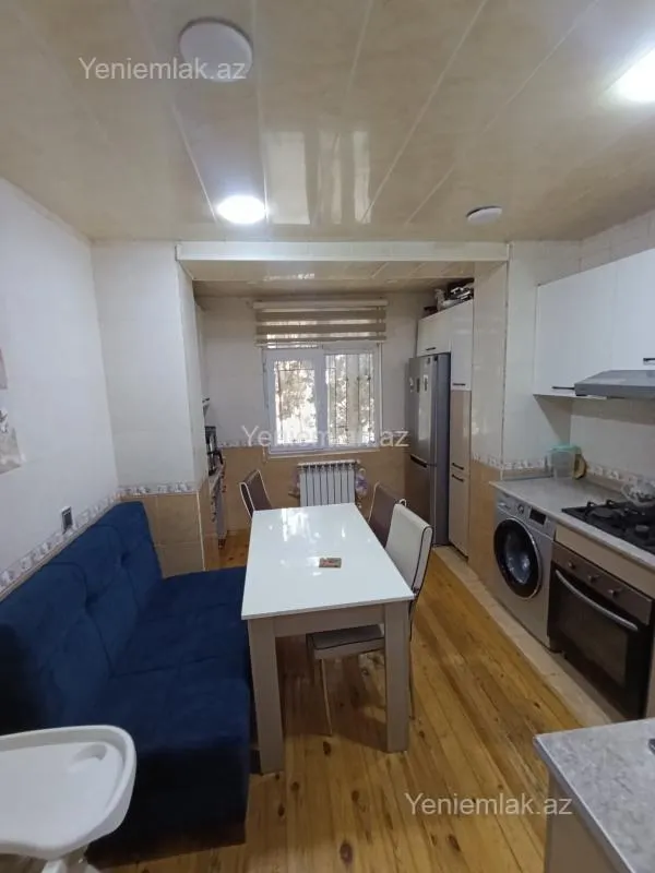 Satılır 2 otaqlı köhnə tikili 65 m²