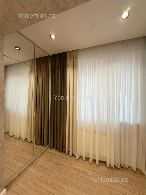 Satılır 2 otaqlı köhnə tikili 55 m²