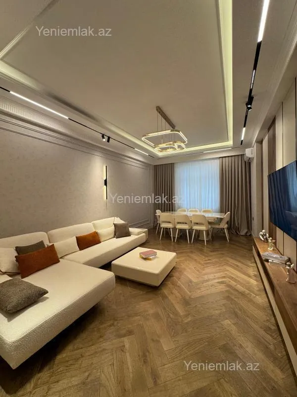 Satılır 3 otaqlı yeni tikili 120 m²